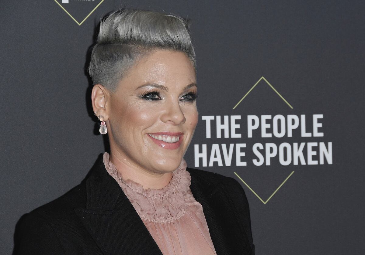 P Nk Was Honored As The People S Champion At The E People S Choice Awards