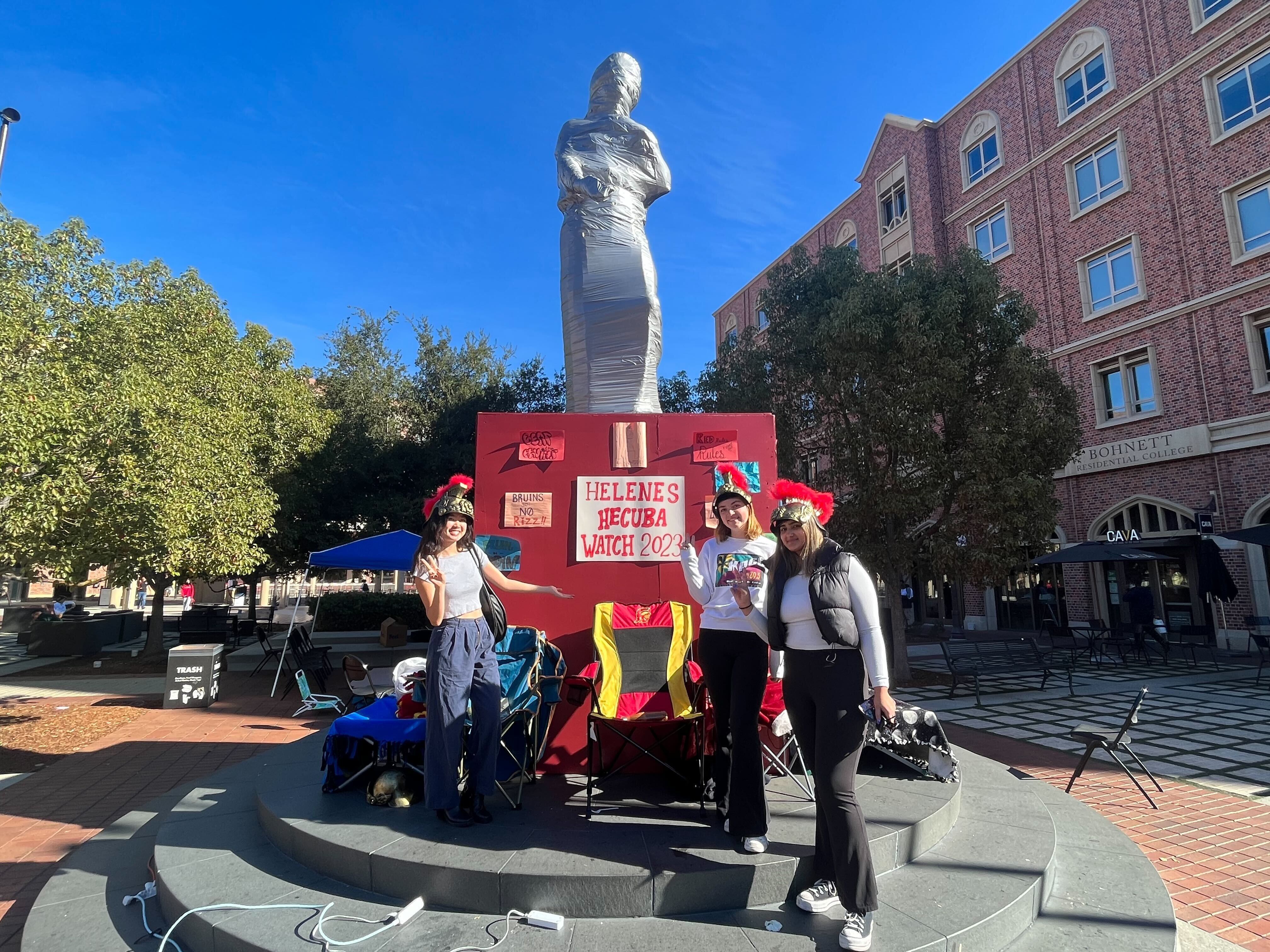 USC Helenes break a longstanding tradition – Annenberg Media